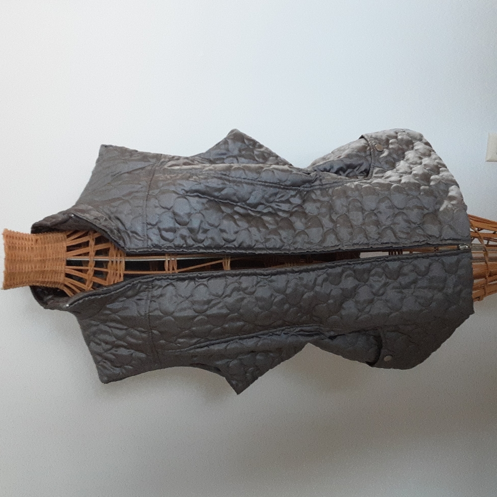 Women vest with  inside draw strings